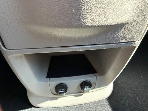 Used 2019 Dodge Grand Caravan SE image 28