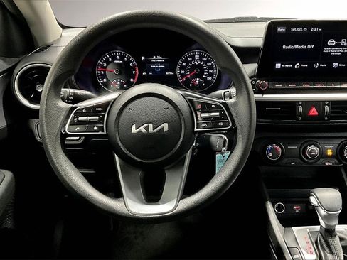 Used 2022 Kia Forte LXS image 8