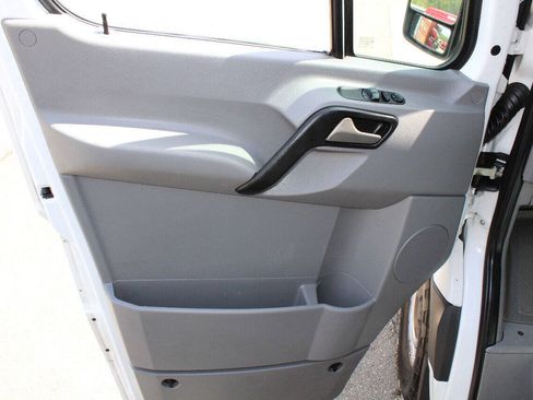 Used 2012 Mercedes-Benz Sprinter 2500 image 9