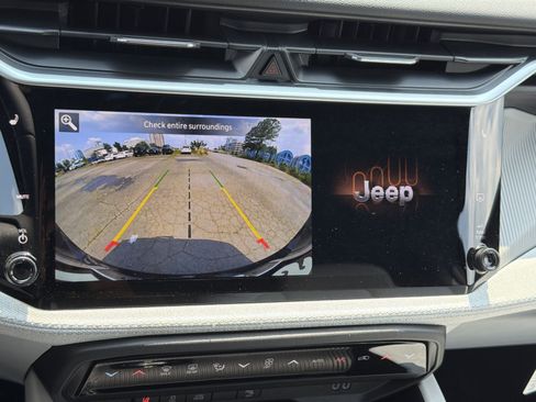 New 2026 Jeep Cherokee Laredo AWD/4WD image 19