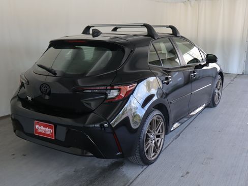 Used 2025 Toyota Corolla Hatchback w/ SE Package FWD image 6