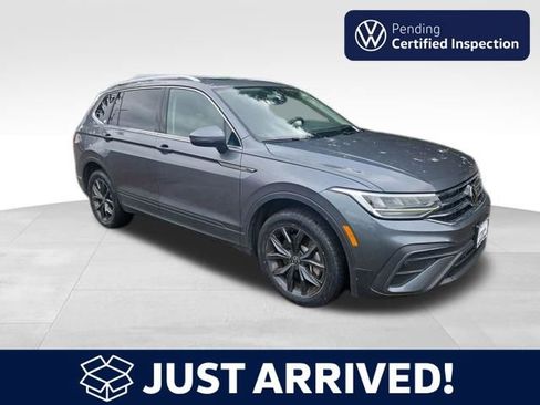 Certified 2022 Volkswagen Tiguan SE w/ Panoramic Sunroof Package image 1