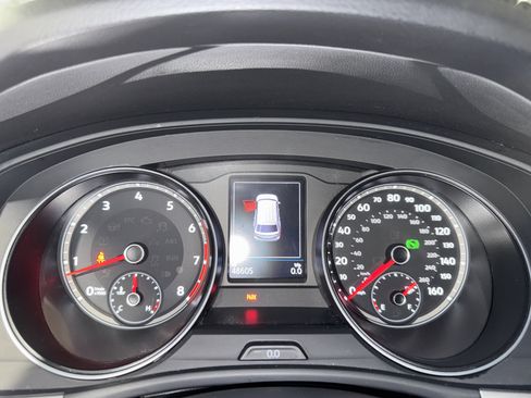 Used 2021 Volkswagen Atlas SE image 25