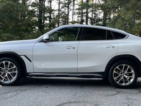 Used 2022 BMW X6 xDrive40i w/ Premium Package image 5