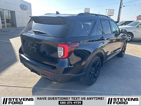 Used 2023 Ford Explorer ST-Line w/ Class IV Trailer Tow Package image 3