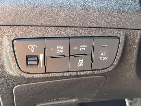 Used 2016 Hyundai Veloster Turbo w/ Option Group 04 FWD image 31