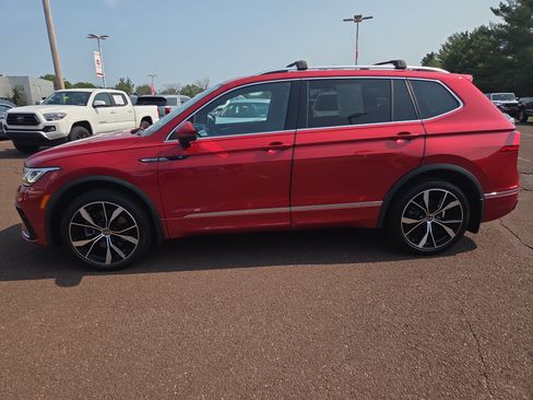 Used 2024 Volkswagen Tiguan SEL R-Line AWD/4WD image 6