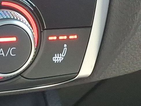 Used 2025 Audi Q3 2.0T Premium w/ Convenience Package image 23