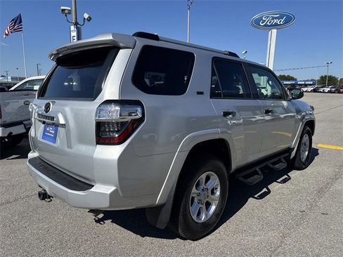 Used 2019 Toyota 4Runner SR5 image 5
