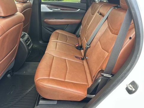Certified 2023 Cadillac XT5 Premium Luxury AWD/4WD image 11