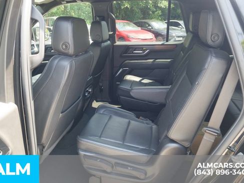 Used 2025 GMC Yukon Denali AWD/4WD image 18