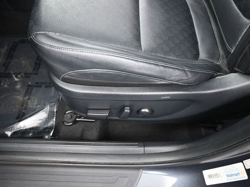 Used 2022 Kia Seltos EX image 16