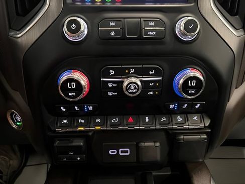 Used 2019 GMC Sierra 1500 Denali w/ Denali Ultimate Package AWD/4WD image 28