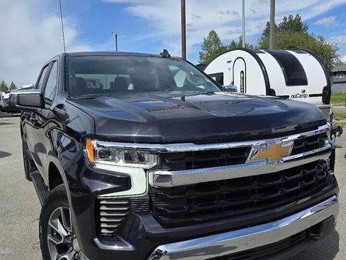 Used 2024 Chevrolet Silverado 1500 LT AWD/4WD image 3