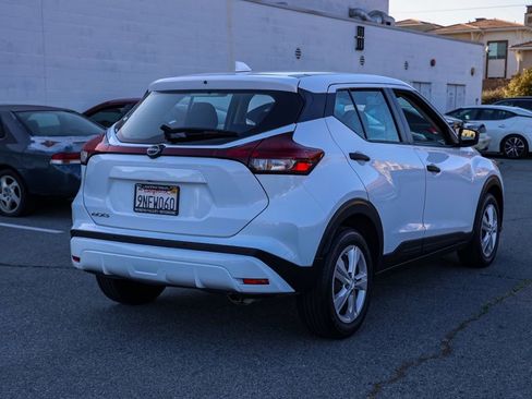 Used 2024 Nissan Kicks S FWD image 4