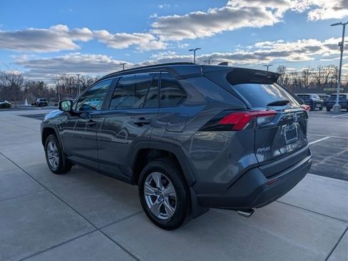 Used 2022 Toyota RAV4 XLE image 6