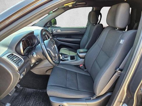 Used 2021 Jeep Grand Cherokee Laredo RWD image 13