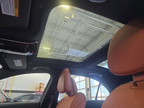 Certified 2025 Mercedes-Benz C 300 Sedan image 33
