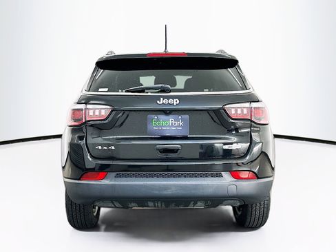 Used 2017 Jeep Compass Latitude AWD/4WD image 7