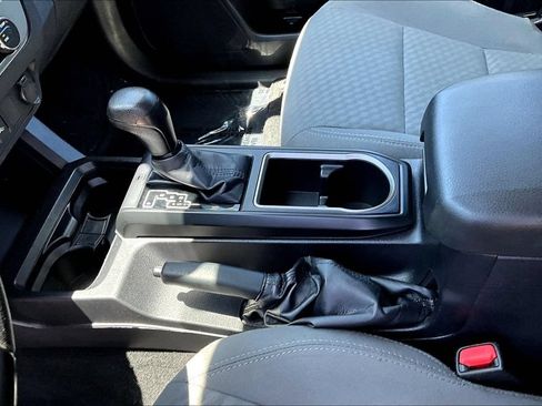 Used 2021 Toyota Tacoma SR AWD/4WD image 20
