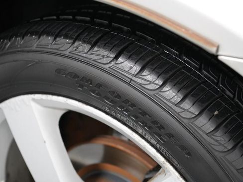 Used 2007 Pontiac G6 GT FWD image 28