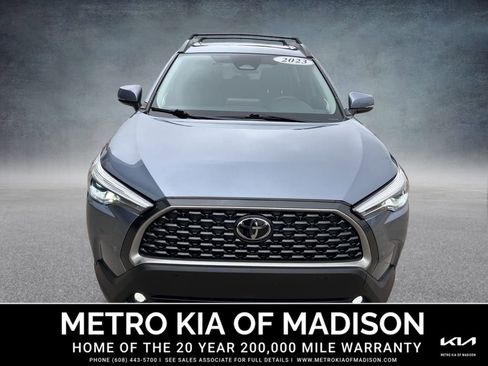 Used 2023 Toyota Corolla Cross XLE image 2