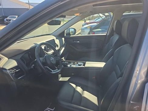 Certified 2023 Nissan Rogue SV w/ SV Premium B Package image 4