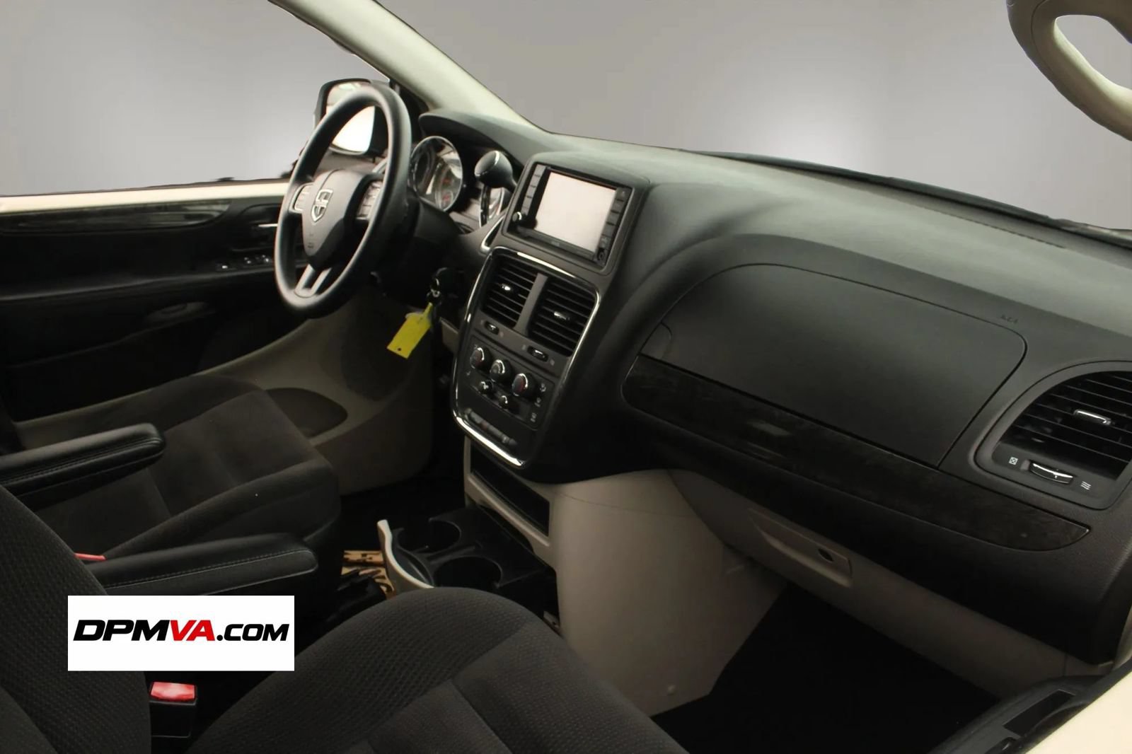 Used 2018 Dodge Grand Caravan SE w/ UConnect Hands-Free Group FWD image 21
