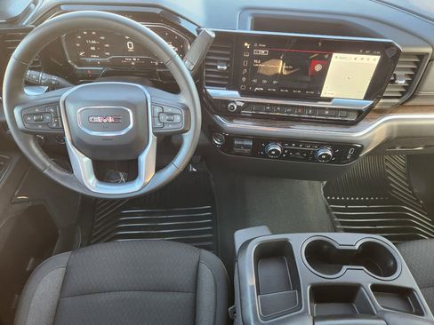 Used 2024 GMC Sierra 1500 SLE image 26