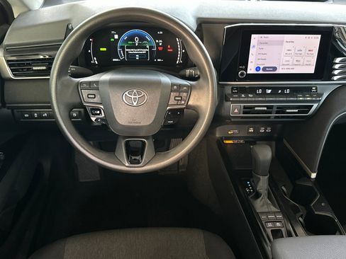 Used 2025 Toyota Camry LE image 13