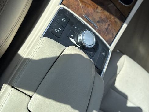 Used 2014 Mercedes-Benz E 350 Cabriolet image 38