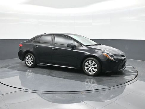 Used 2024 Toyota Corolla LE image 17