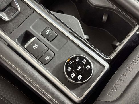 Used 2022 Nissan Pathfinder SV AWD/4WD image 30