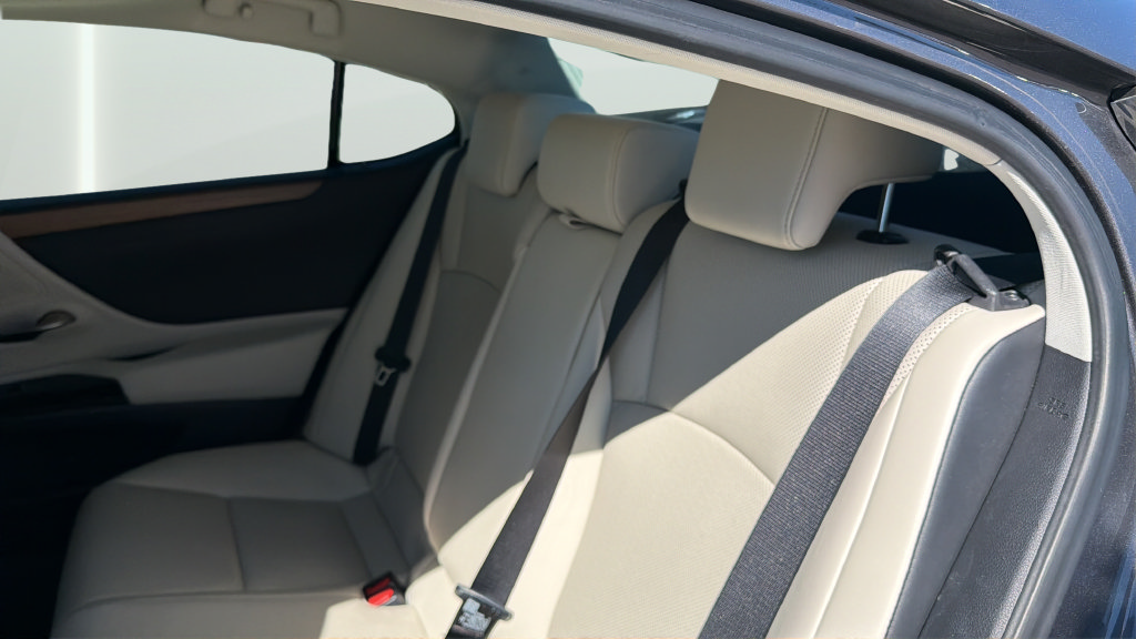 Used 2023 Lexus ES 350 w/ Premium Package FWD image 24