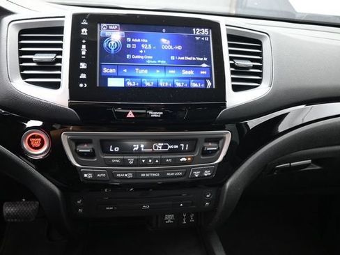 Used 2017 Honda Pilot Elite image 32