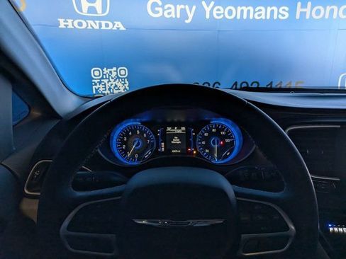 Used 2022 Chrysler Voyager LX FWD image 29