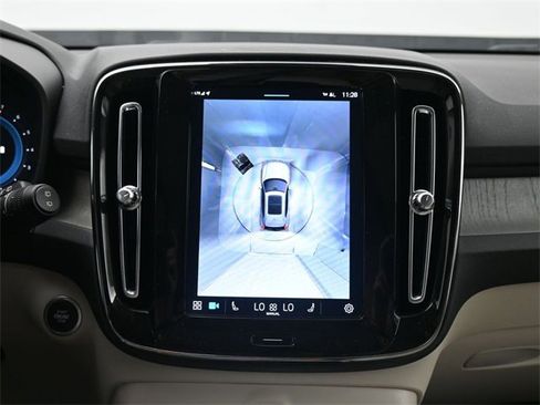 Used 2024 Volvo XC40 B5 Plus w/ Protection Package Premier image 20