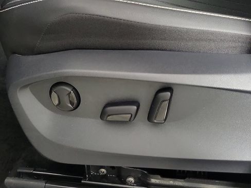 Used 2024 Volkswagen Tiguan SE R-Line FWD image 24