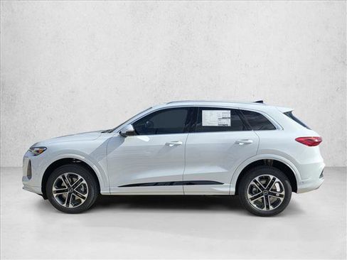 New 2025 Audi Q5 Premium image 8