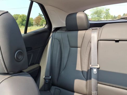 Used 2021 Buick Envision Essence w/ Technology Package I AWD/4WD image 13