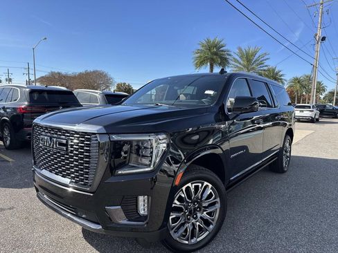 Used 2023 GMC Yukon XL Denali Ultimate image 3