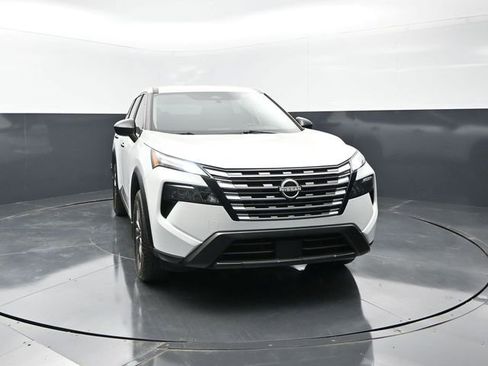 Certified 2025 Nissan Rogue S FWD image 5