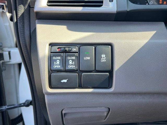Used 2017 Honda Odyssey EX-L image 19