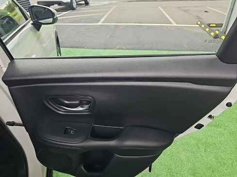 Used 2024 Honda HR-V LX image 38