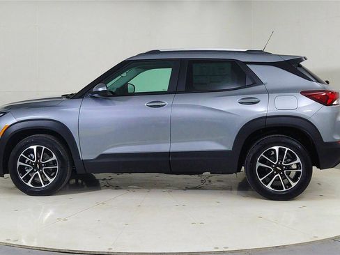 Used 2026 Chevrolet TrailBlazer LT image 4
