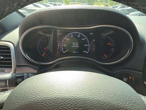 Used 2021 Jeep Grand Cherokee Laredo X AWD/4WD image 30