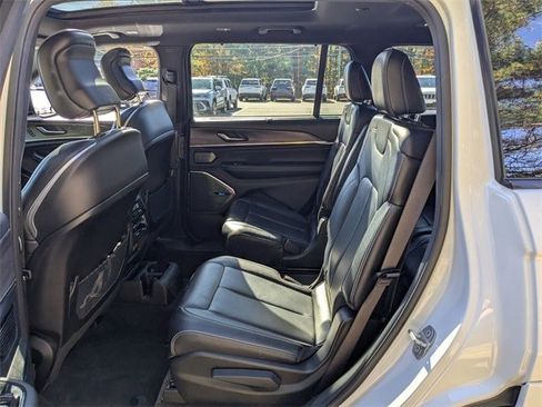 Used 2021 Jeep Grand Cherokee L Overland w/ Luxury Tech Group IV image 24