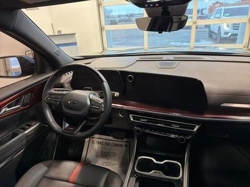 Used 2024 Chevrolet Traverse RS image 25