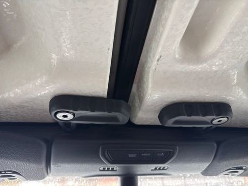 Used 2020 Jeep Wrangler Unlimited Sahara image 27