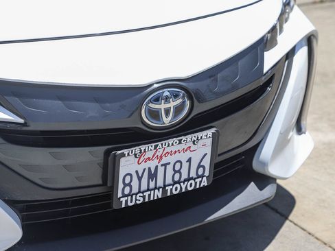 Certified 2022 Toyota Prius Prime XLE FWD image 5